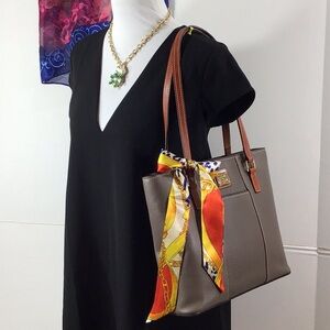 Dooney & Bourke Lexington pebbled leather tote shoulder bag